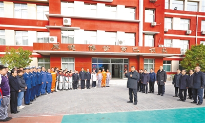 再接再厉抓好灾后恢复重建 确保广大人民群众安居乐业温暖过冬