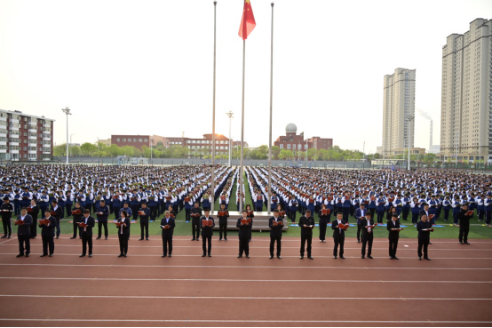 https://r.sinaimg.cn/large/article/e27cedd15bc243fb5b9187157f7f79b6