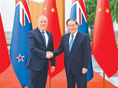 李强同新西兰总理拉克森会谈
