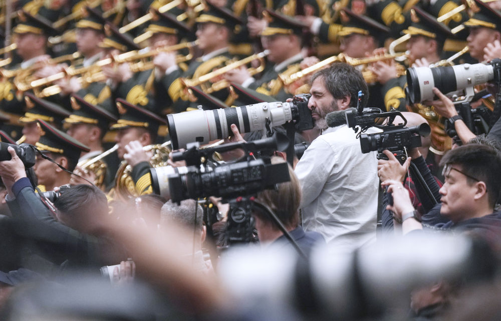 何以铸就欣欣向荣的中国——2026年全国两会世界观察